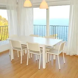 apartamento-con-increibles-vistas-al-mar-y-piscina.topcostabravahotels.com/